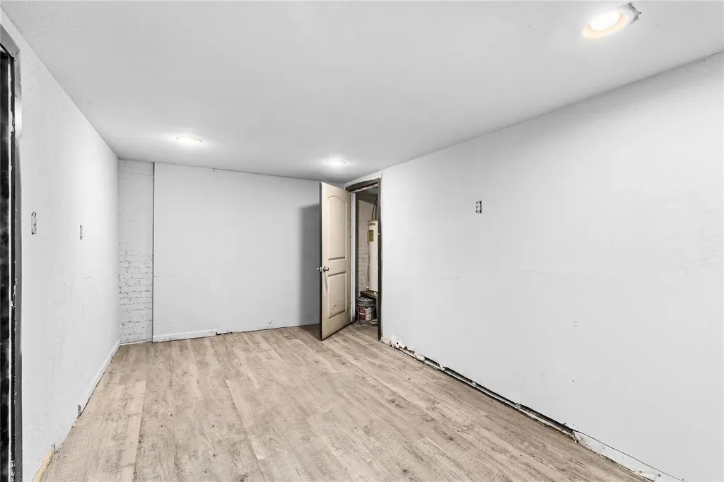125 Burrell Drive Dallas TX 75232