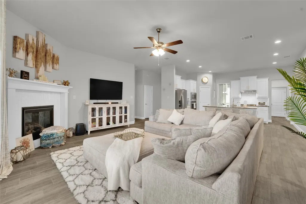 10619 Cherry Tree Way Grand Prairie TX 76065
