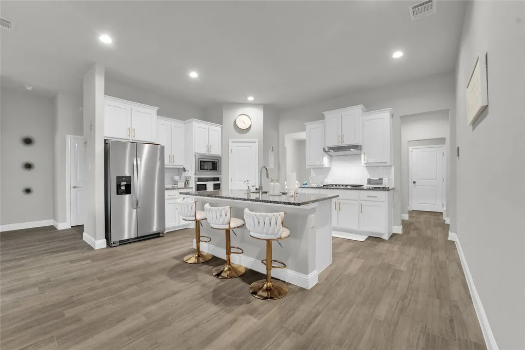 10619 Cherry Tree Way Grand Prairie TX 76065
