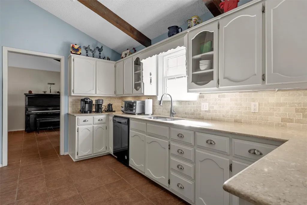 8202 Whippoorwill Drive Woodway TX 76712