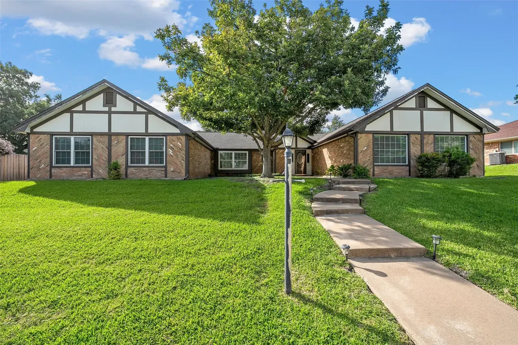 8202 Whippoorwill Drive Woodway TX 76712