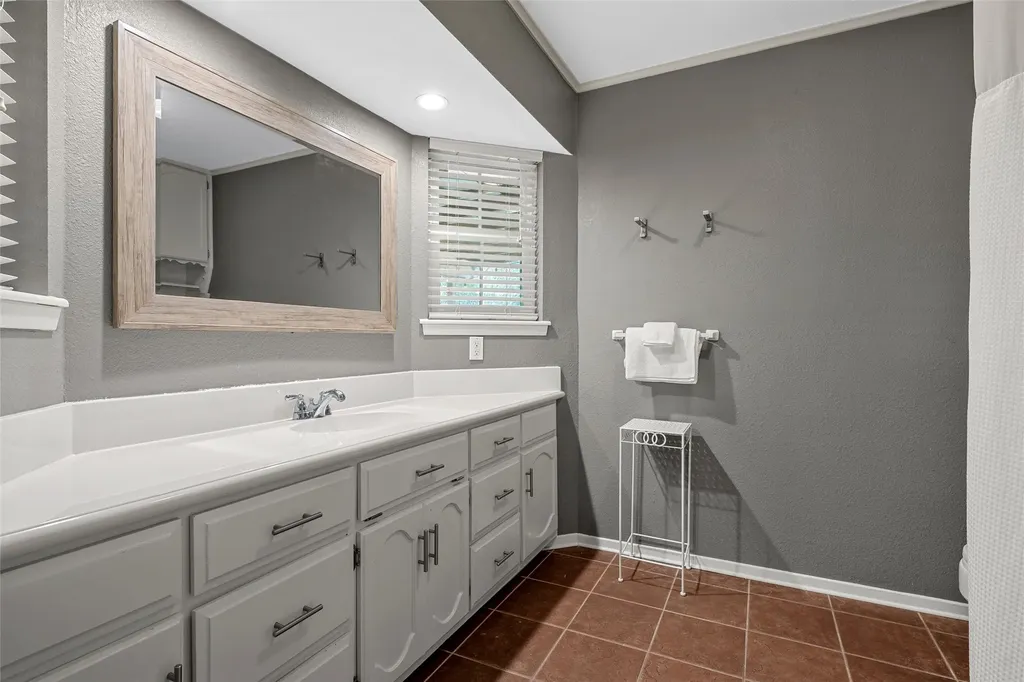 8202 Whippoorwill Drive Woodway TX 76712