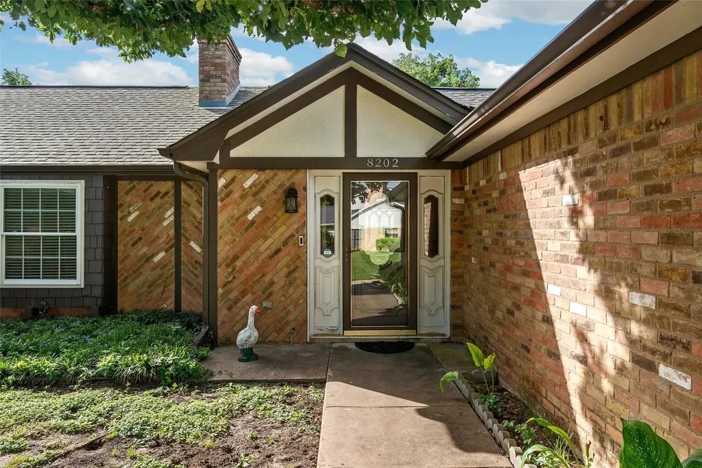 8202 Whippoorwill Drive Woodway TX 76712