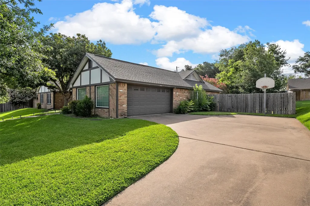 8202 Whippoorwill Drive Woodway TX 76712