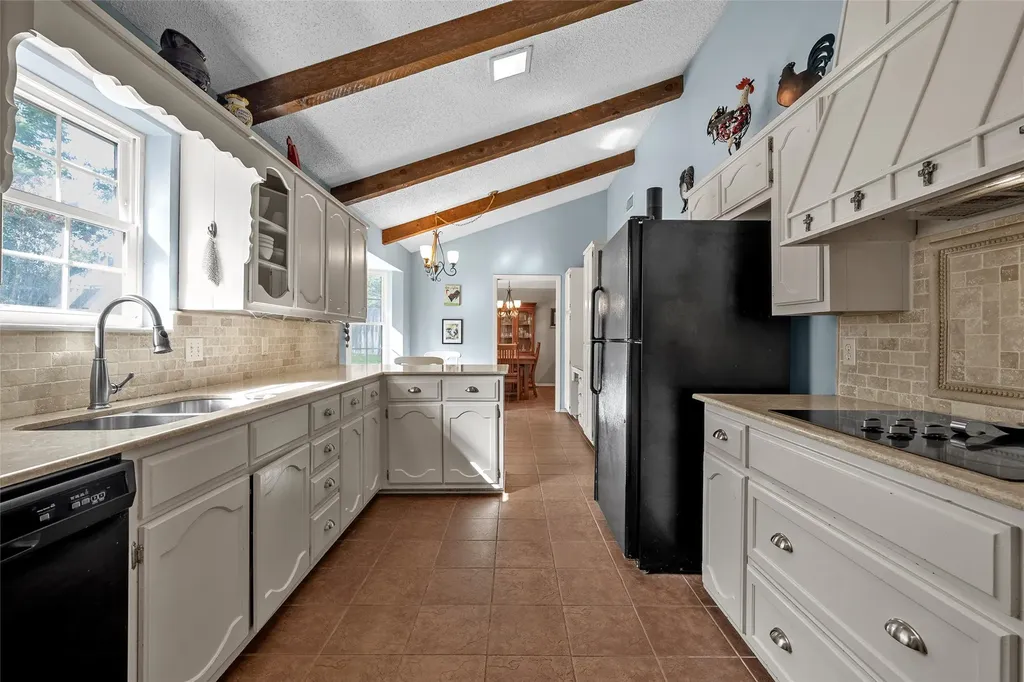 8202 Whippoorwill Drive Woodway TX 76712