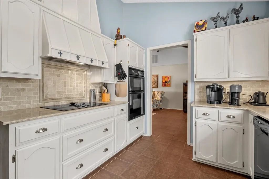 8202 Whippoorwill Drive Woodway TX 76712