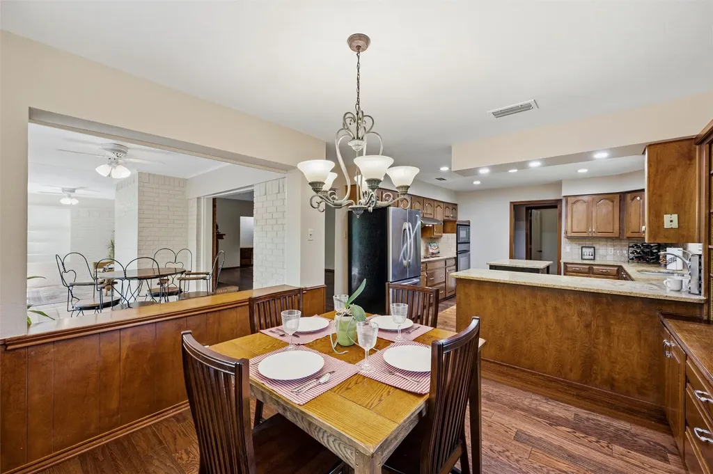 429 Rolling Hills Trail Arlington TX 76011