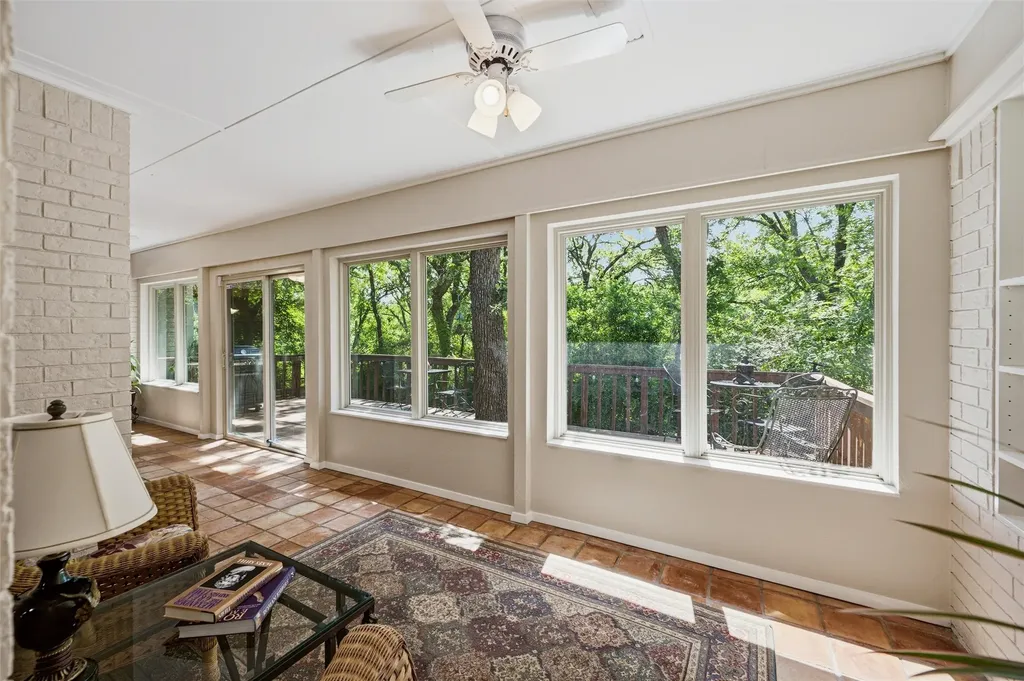 429 Rolling Hills Trail Arlington TX 76011