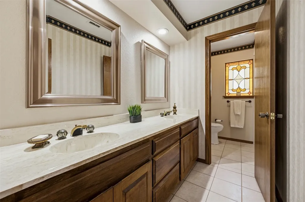 429 Rolling Hills Trail Arlington TX 76011