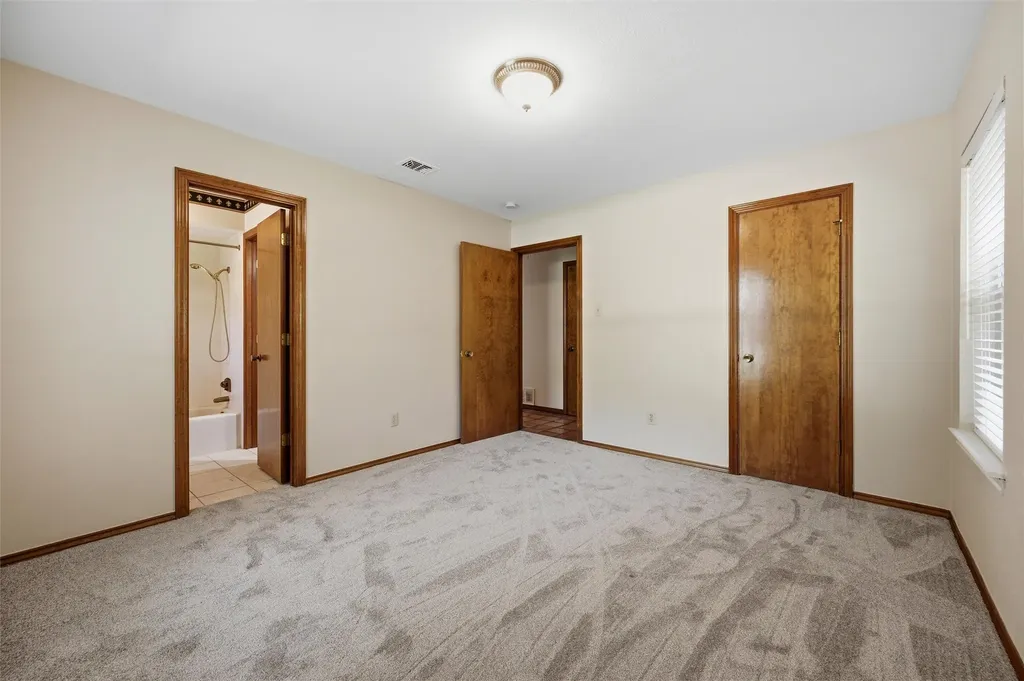 429 Rolling Hills Trail Arlington TX 76011