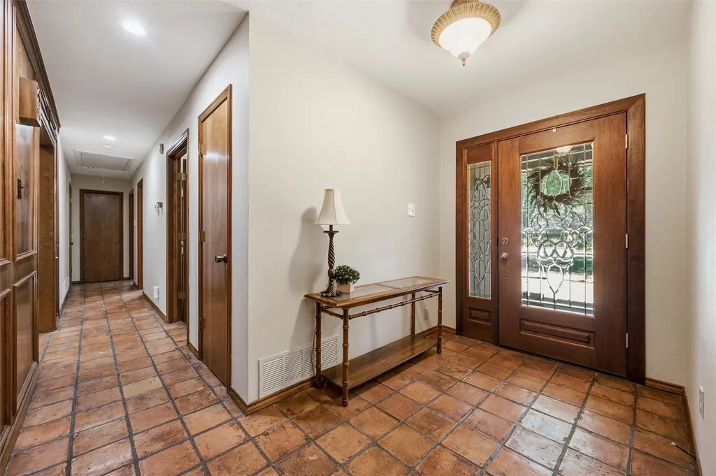429 Rolling Hills Trail Arlington TX 76011