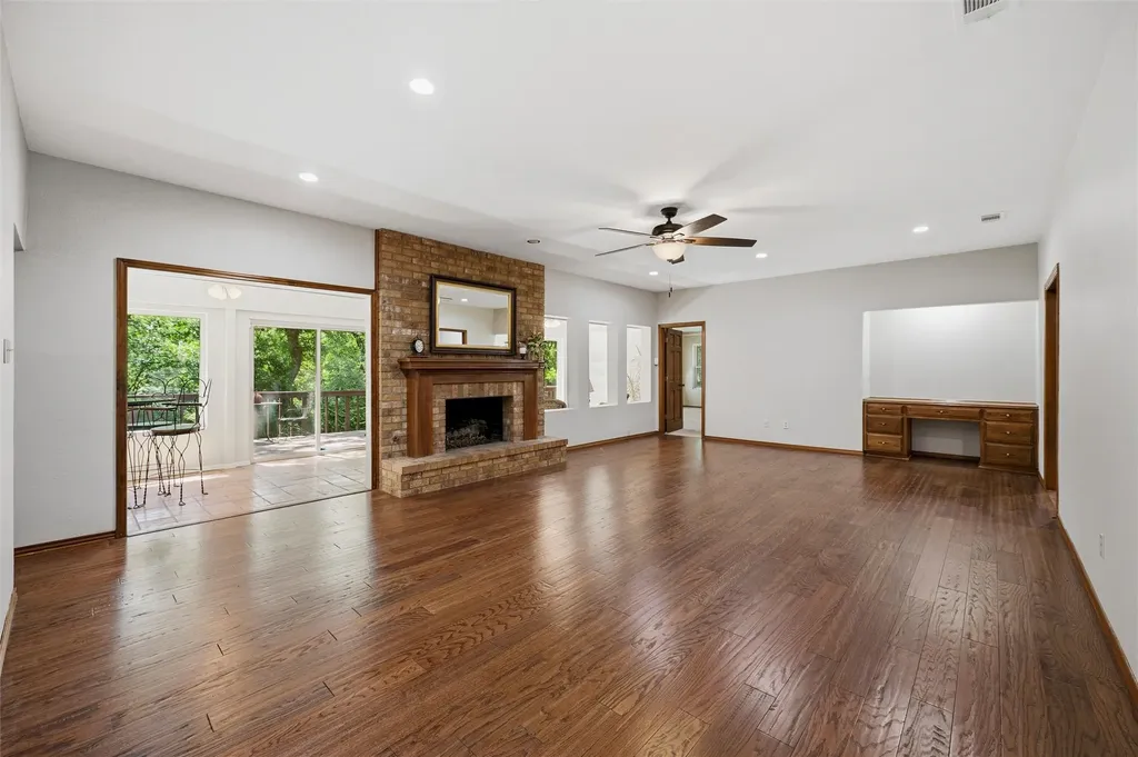 429 Rolling Hills Trail Arlington TX 76011