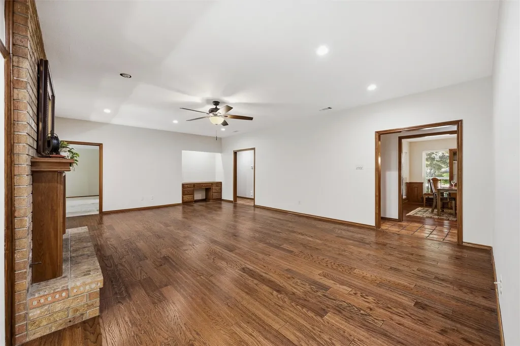 429 Rolling Hills Trail Arlington TX 76011