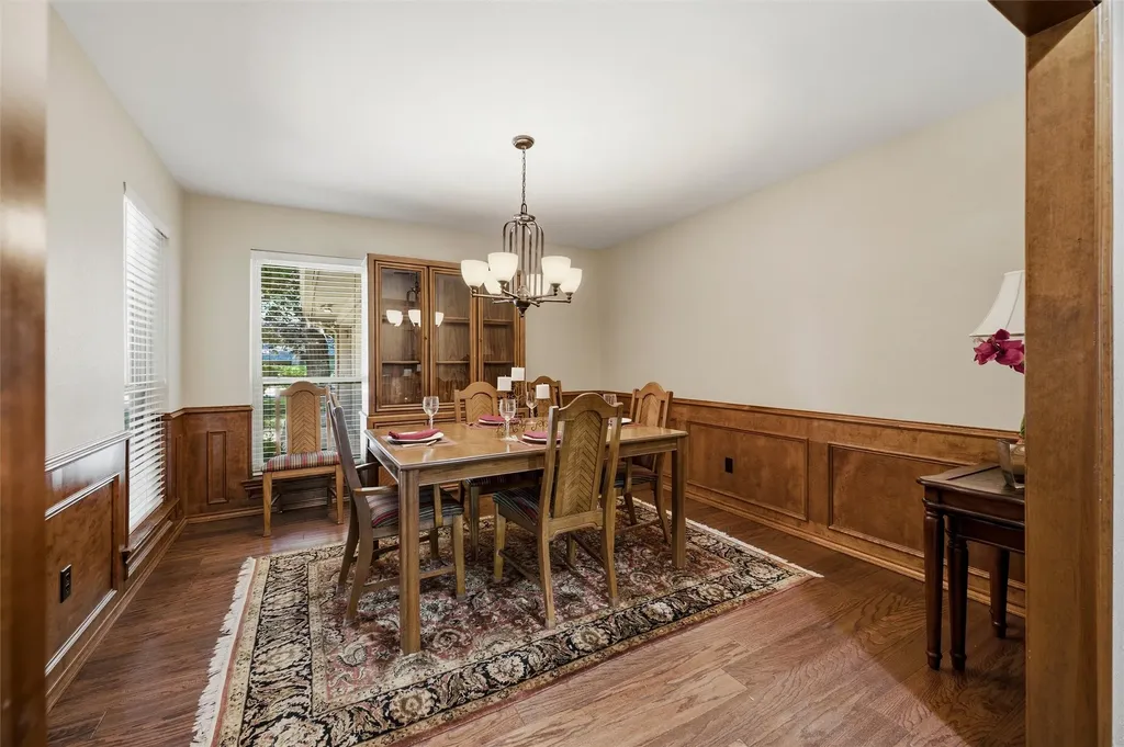 429 Rolling Hills Trail Arlington TX 76011