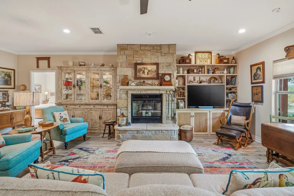805 Anglers Ridge Bluff Dale TX 76433