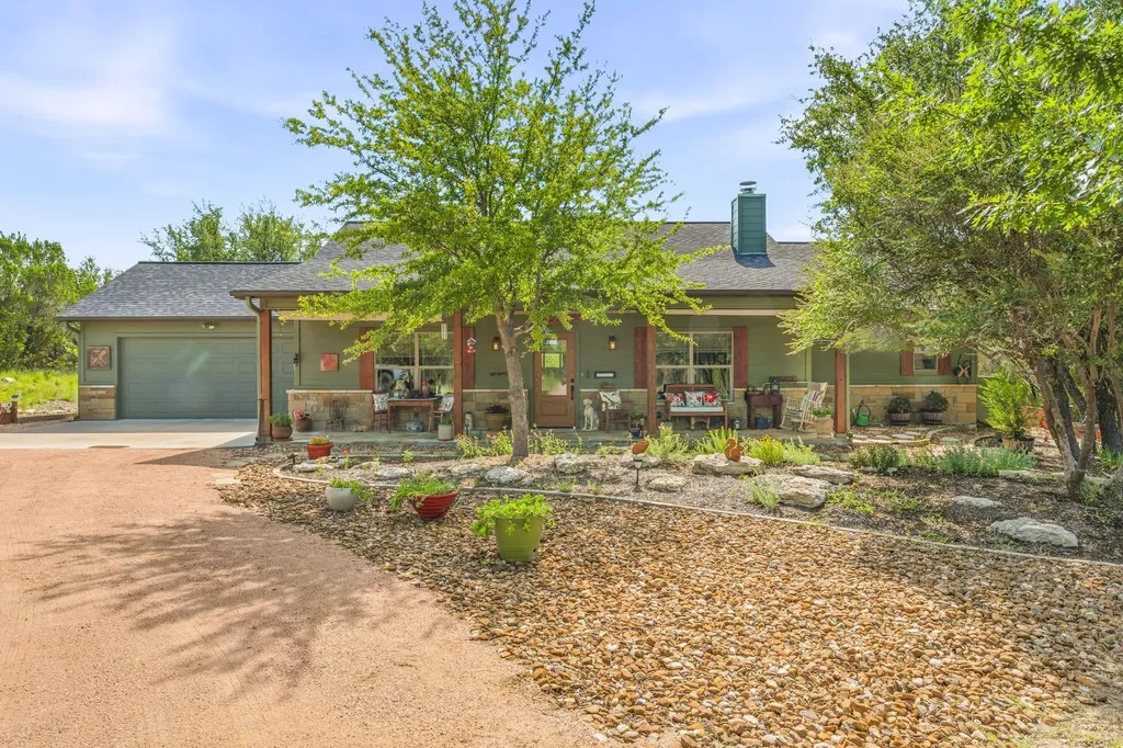 805 Anglers Ridge Bluff Dale TX 76433