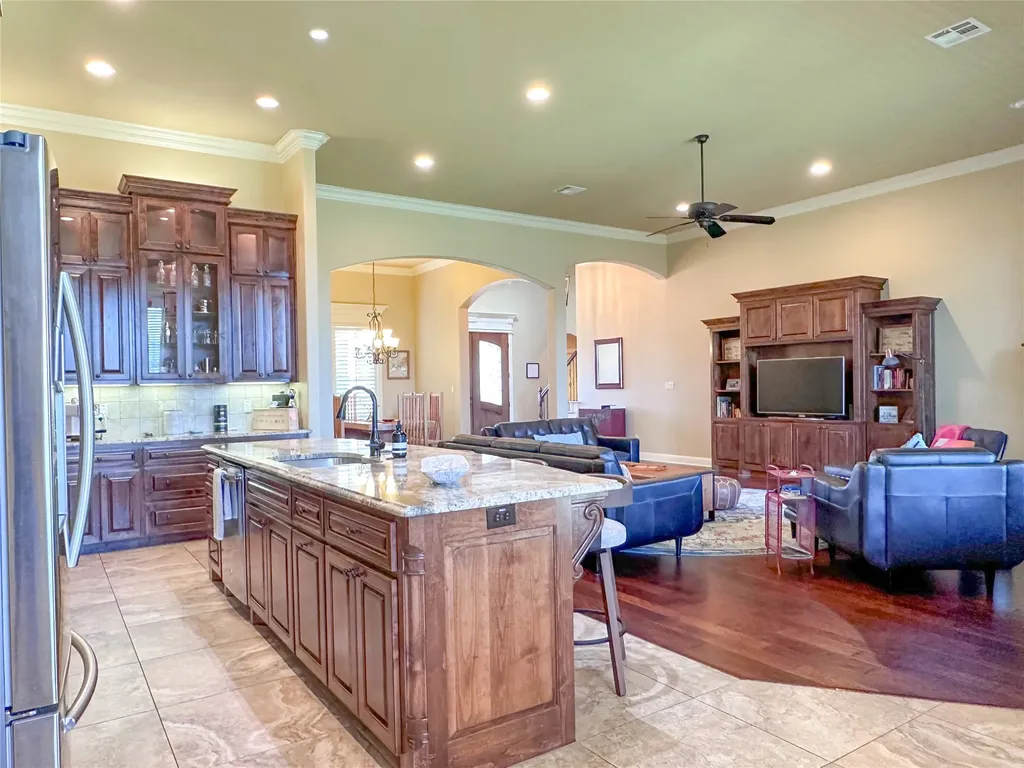 1100 Wessex Drive Woodway TX 76712