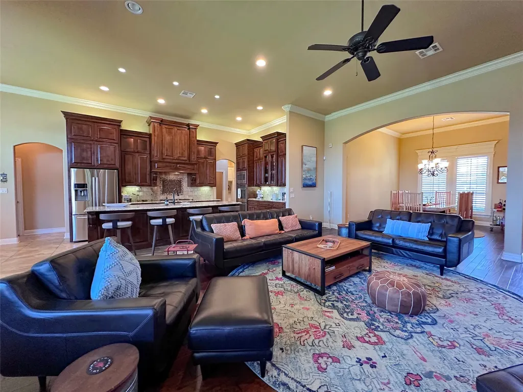 1100 Wessex Drive Woodway TX 76712