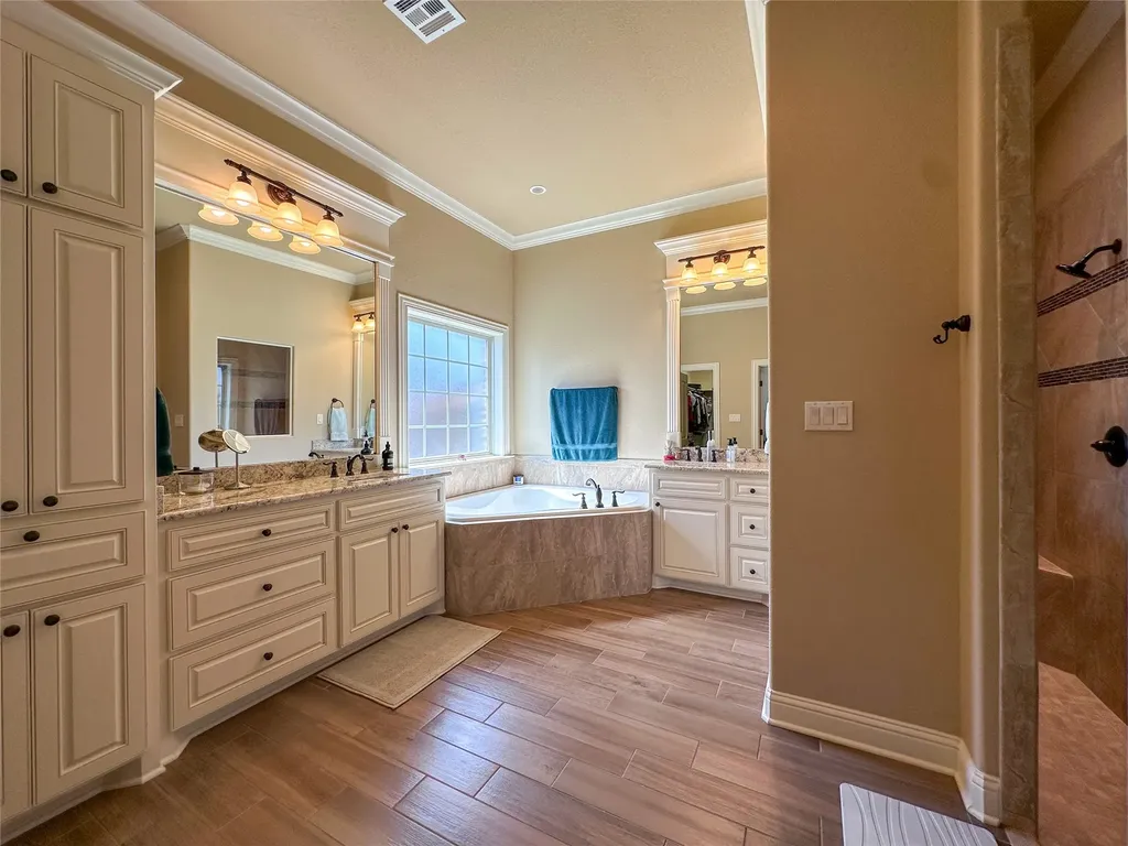 1100 Wessex Drive Woodway TX 76712