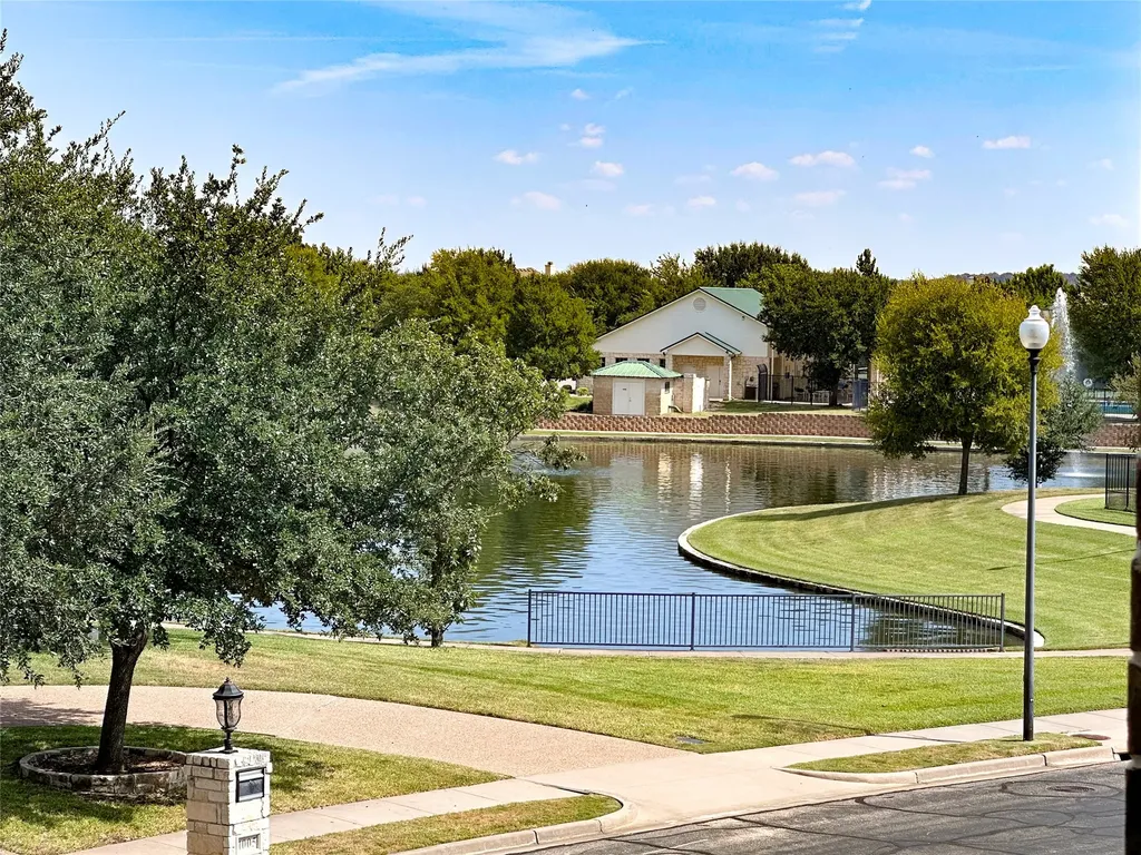1100 Wessex Drive Woodway TX 76712