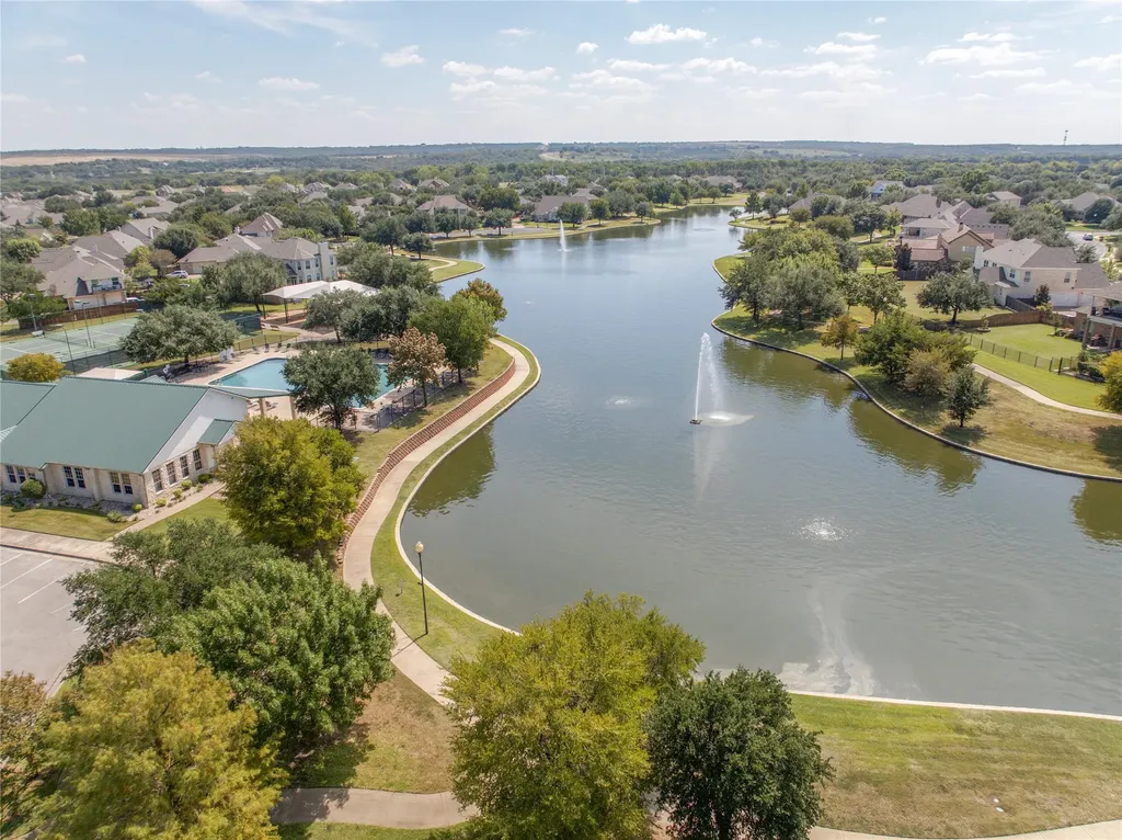 1100 Wessex Drive Woodway TX 76712
