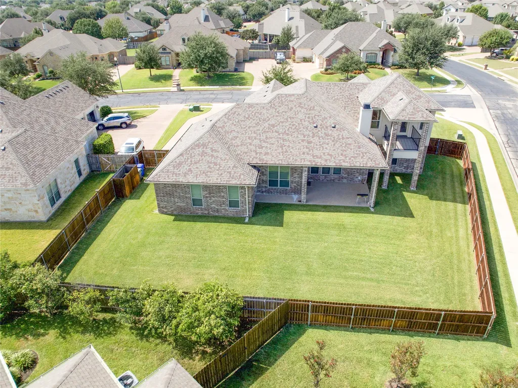 1100 Wessex Drive Woodway TX 76712
