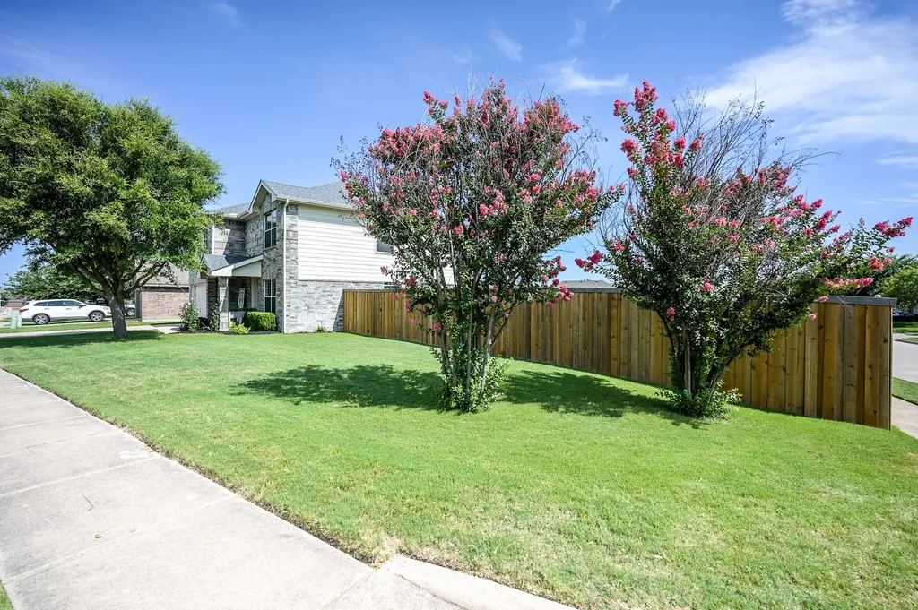 7077 Seton Hall Drive Fort Worth TX 76120