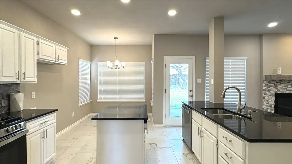 7606 Glenstone Street Rowlett TX 75089