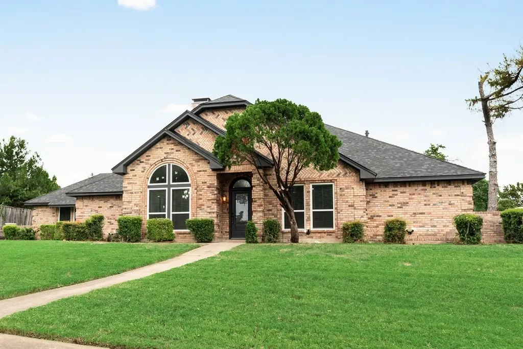 915 Greenbriar Lane Duncanville TX 75137