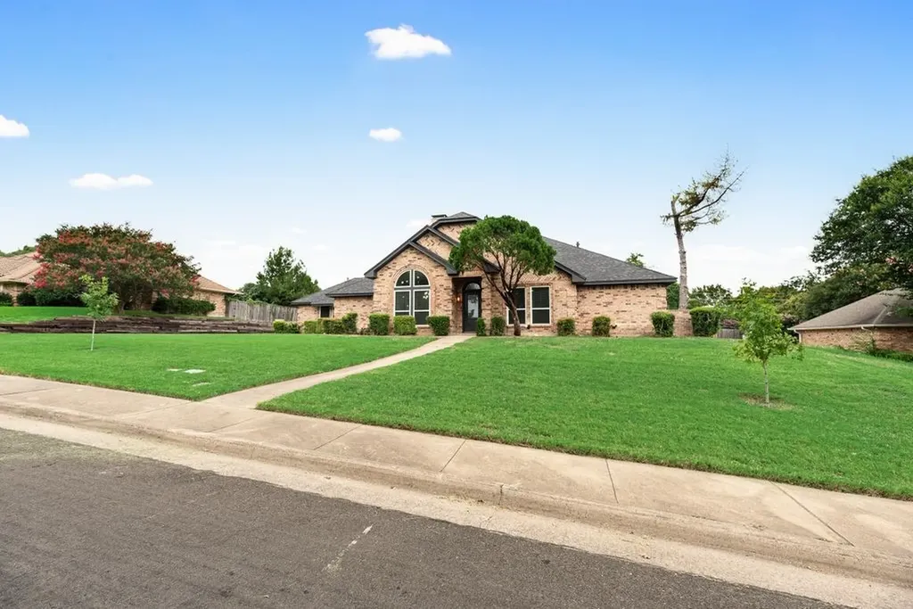 915 Greenbriar Lane Duncanville TX 75137
