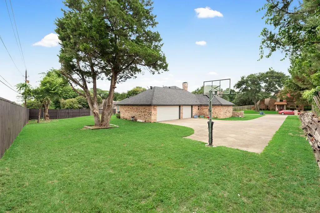 915 Greenbriar Lane Duncanville TX 75137