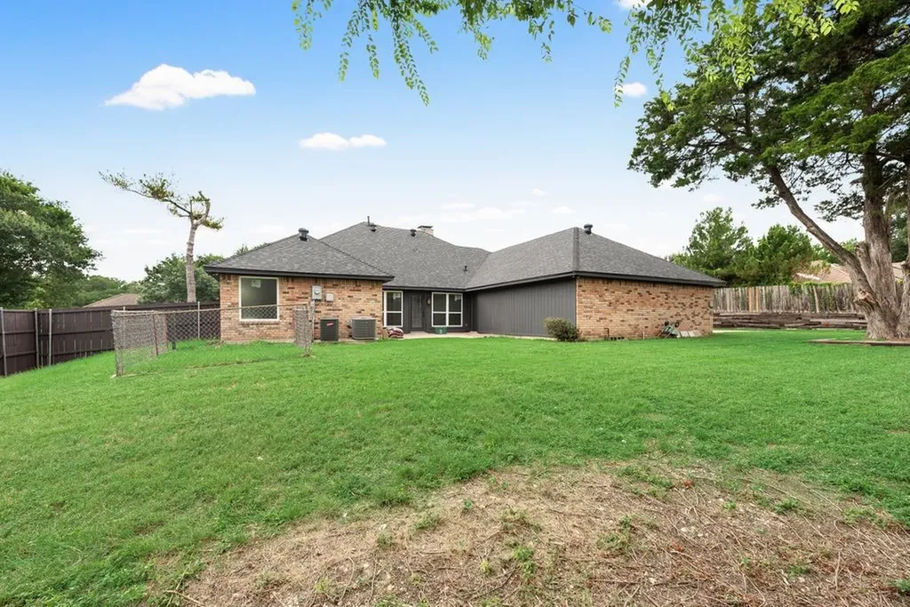 915 Greenbriar Lane Duncanville TX 75137