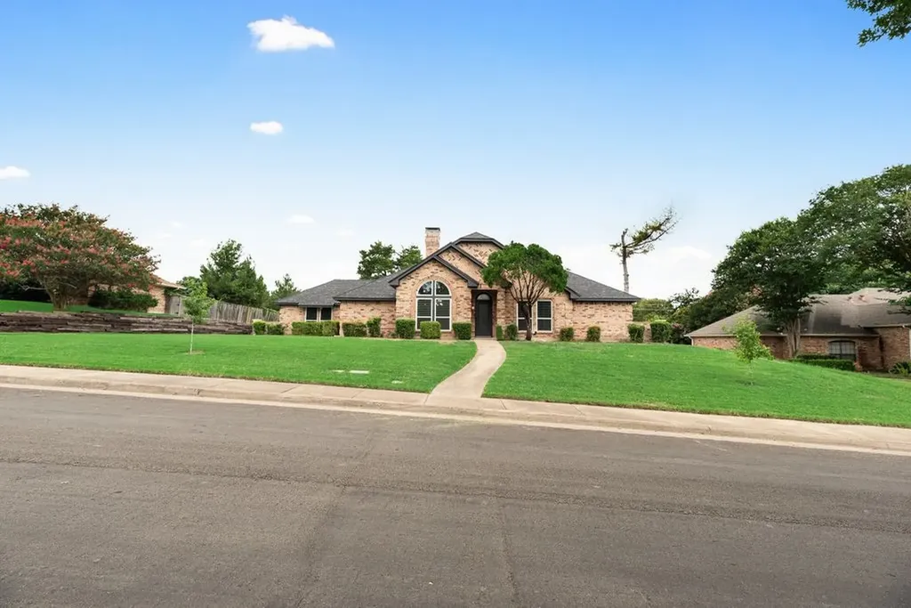 915 Greenbriar Lane Duncanville TX 75137