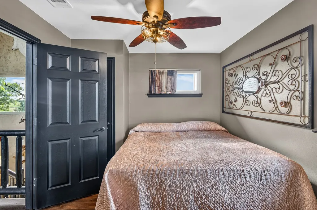 360 Pop Noah Road Collinsville TX 76233