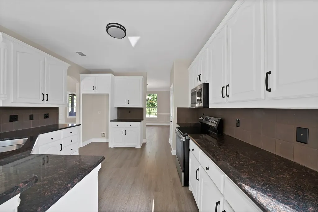 2770 S Lakeview Drive Cedar Hill TX 75104