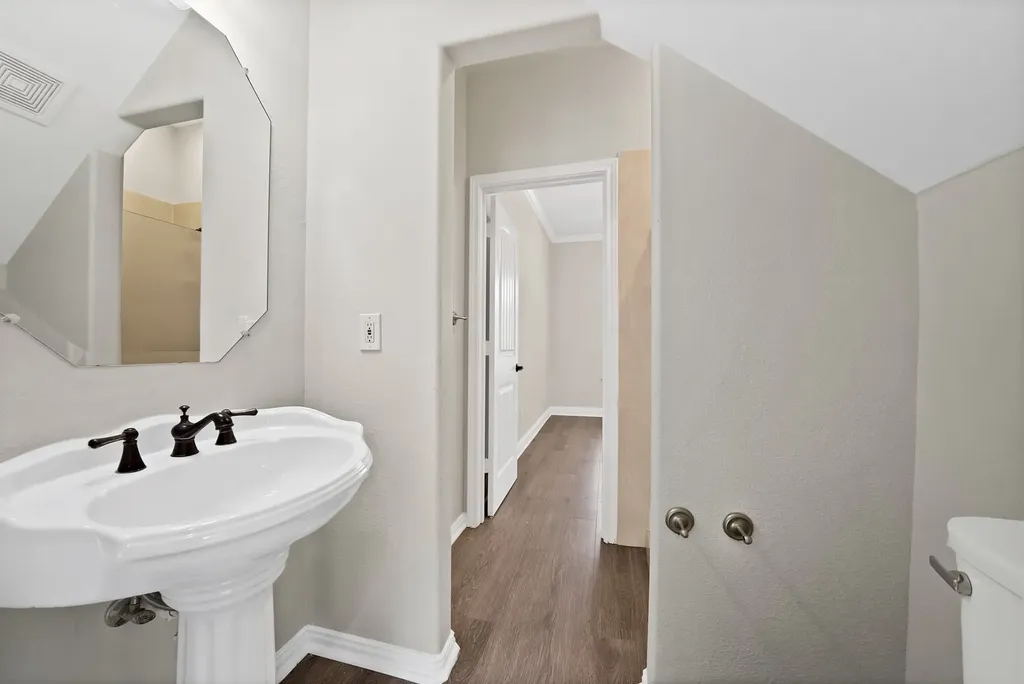 2770 S Lakeview Drive Cedar Hill TX 75104