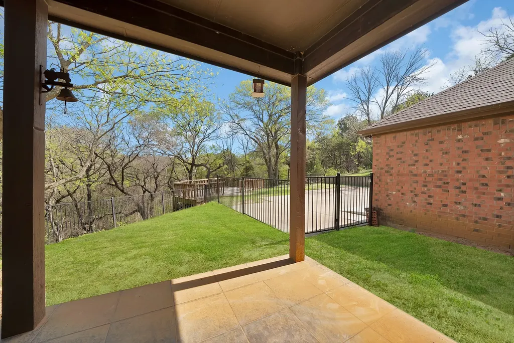 2770 S Lakeview Drive Cedar Hill TX 75104