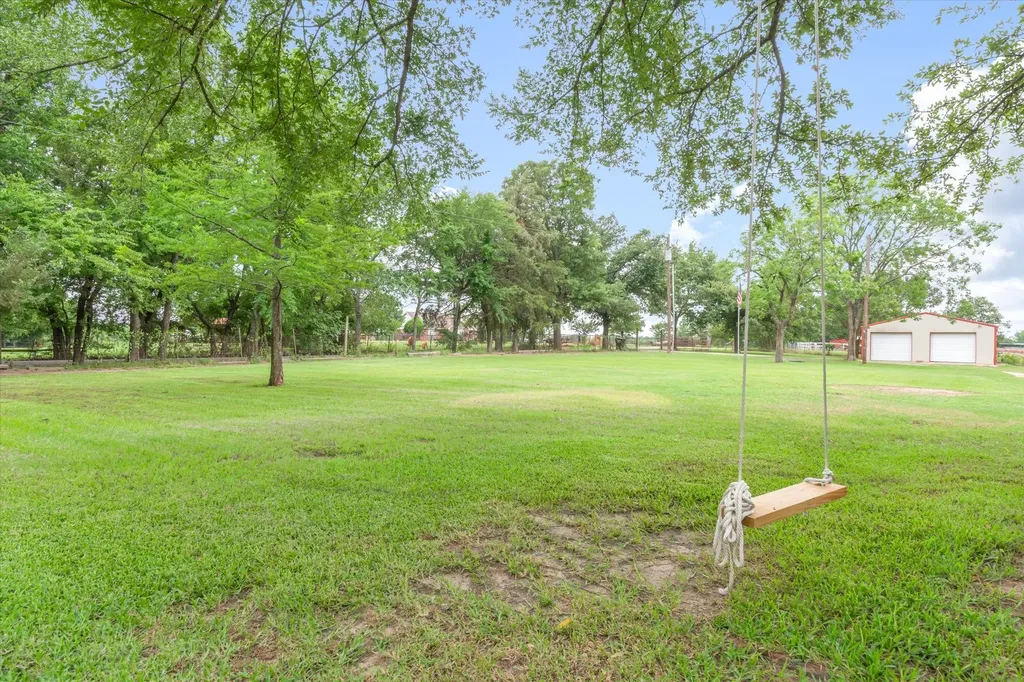 9556 County Road 2400 Quinlan TX 75474