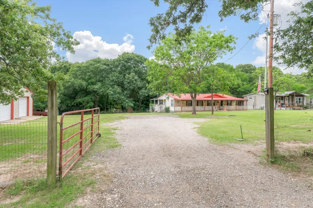 9556 County Road 2400 Quinlan TX 75474