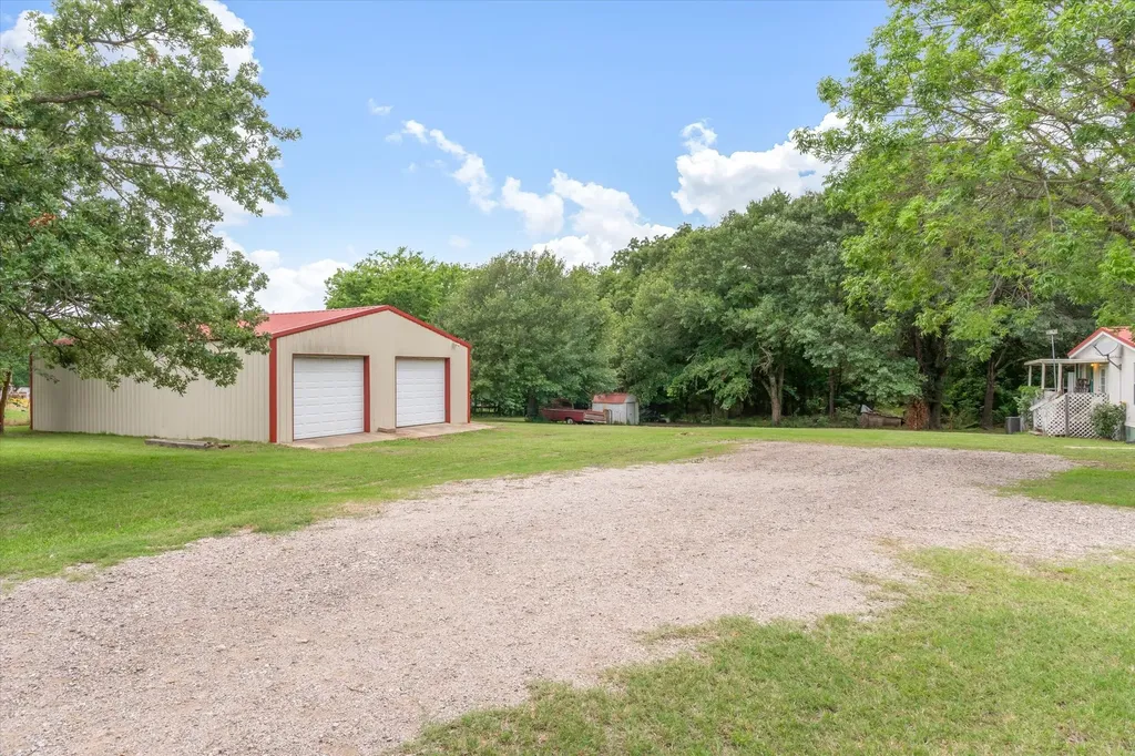 9556 County Road 2400 Quinlan TX 75474