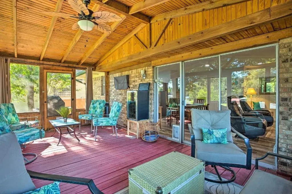 108 Camino Robles Street Gun Barrel City TX 75156