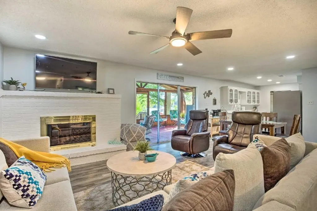 108 Camino Robles Street Gun Barrel City TX 75156