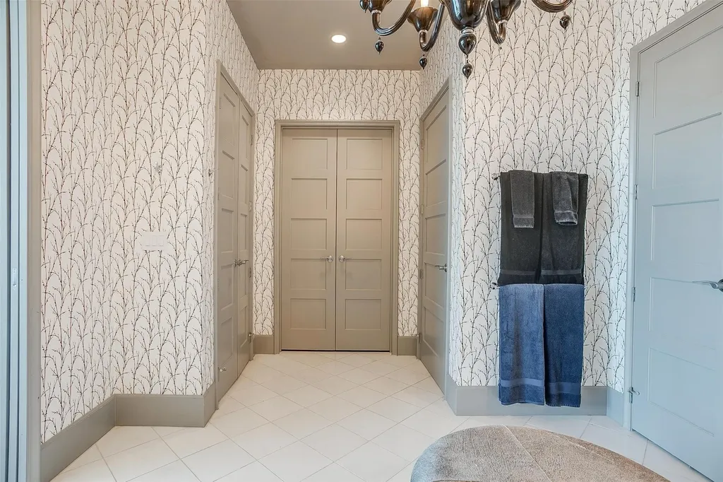 1301 Throckmorton Street Fort Worth TX 76102