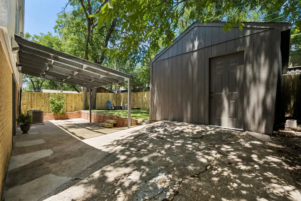6823 E Grand Avenue Dallas TX 75223