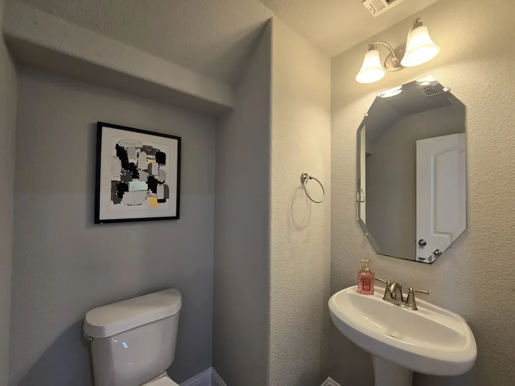 8704 Mccutchins Drive Mckinney TX 75070