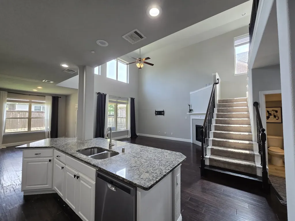 8704 Mccutchins Drive Mckinney TX 75070
