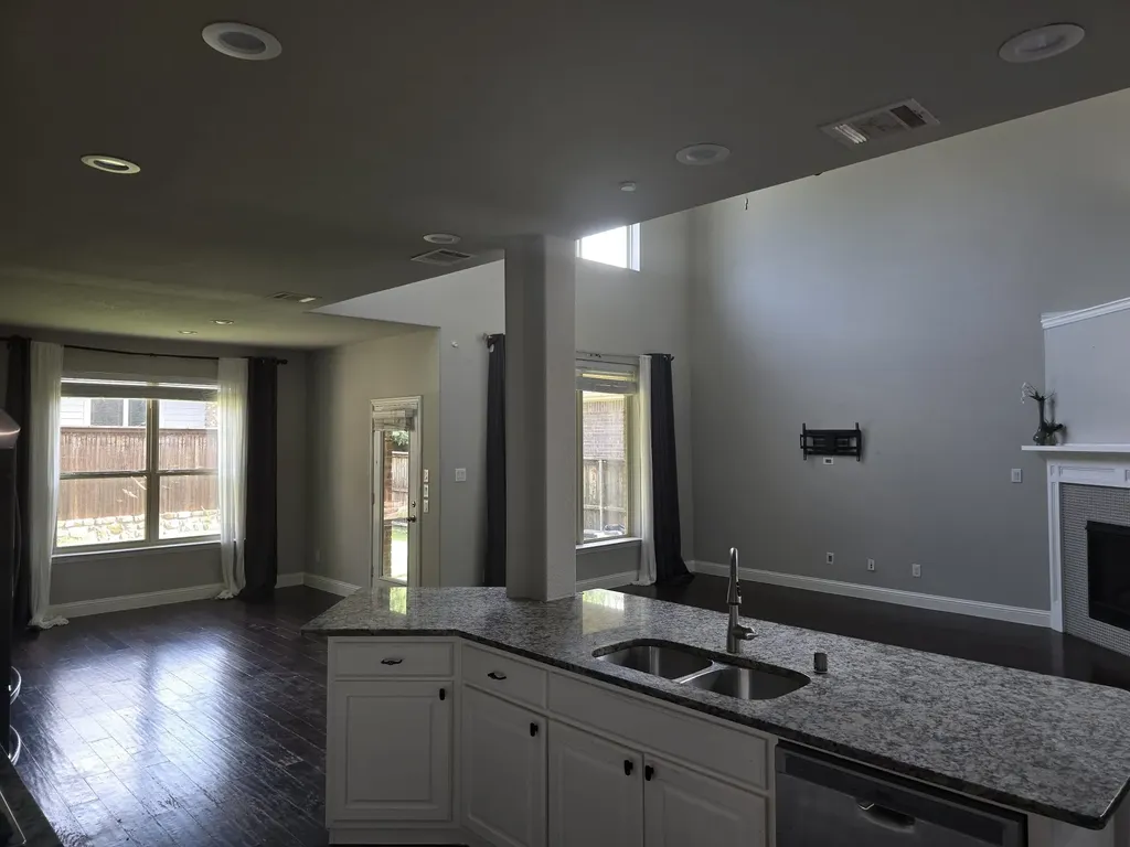 8704 Mccutchins Drive Mckinney TX 75070