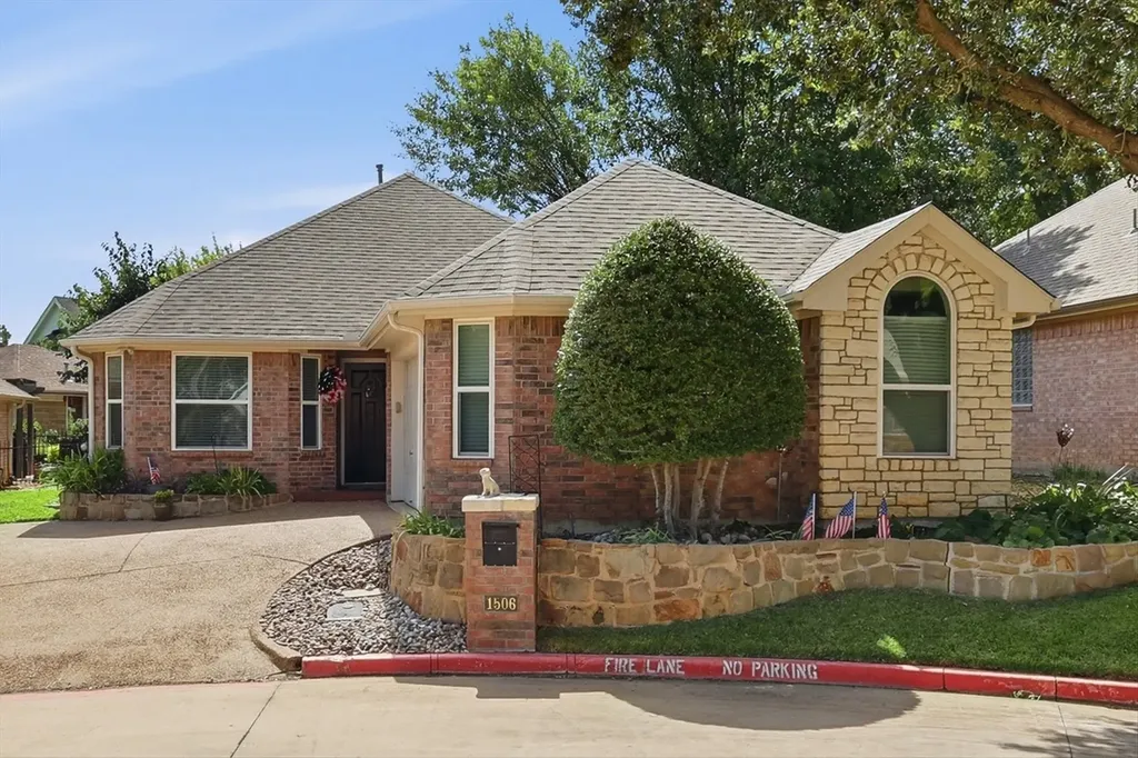 1506 Fiori Way Euless TX 76039