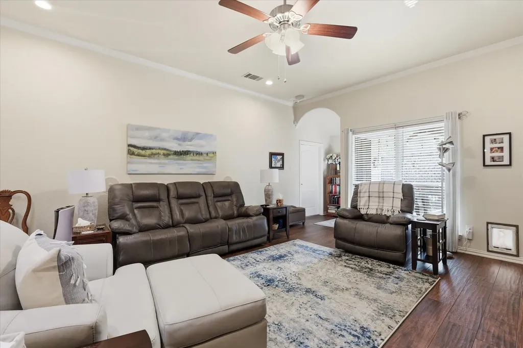 1506 Fiori Way Euless TX 76039