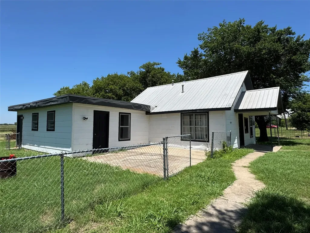 1893 Fm 1198 Muenster TX 76252